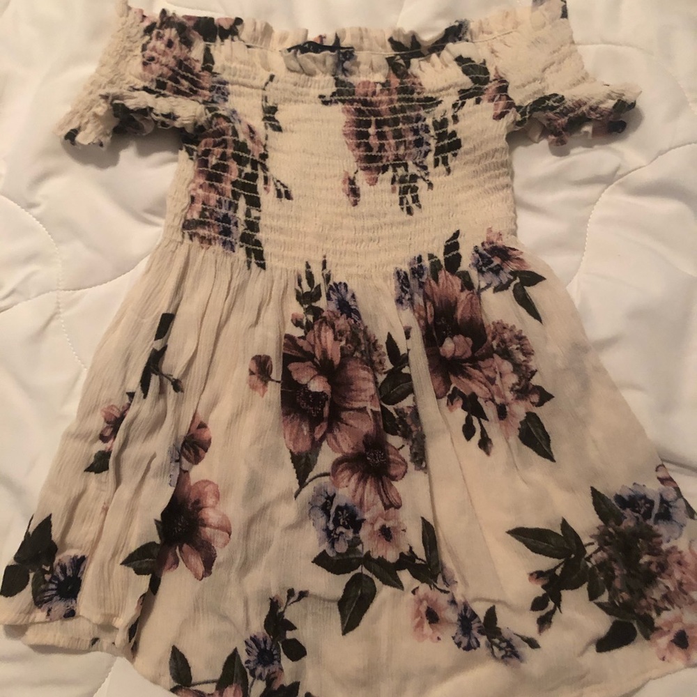 Off shoulder boutique shirt